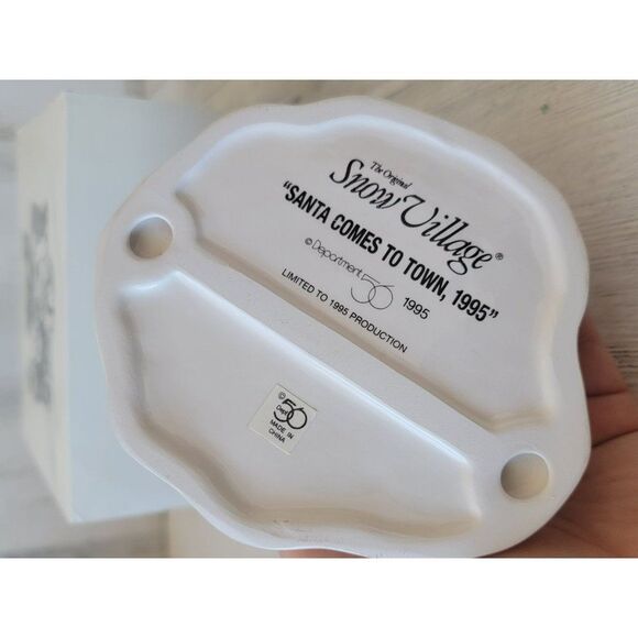 Dept 56 54771 Santa Comes To Town Snow village accessory Xmas - Picture 6 of 6